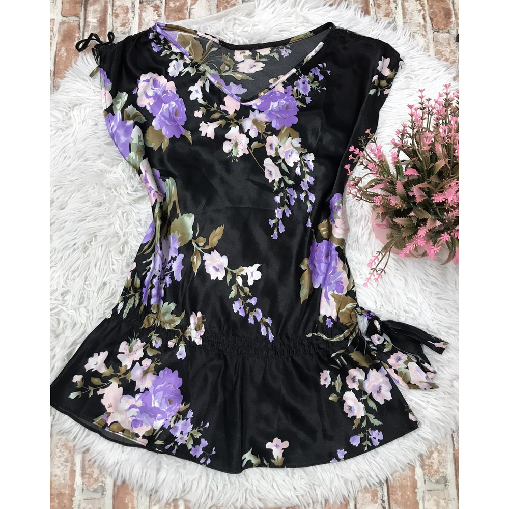 Vintage Women’s Sz Small Floral Short Sleeveless Blouse Silky feel